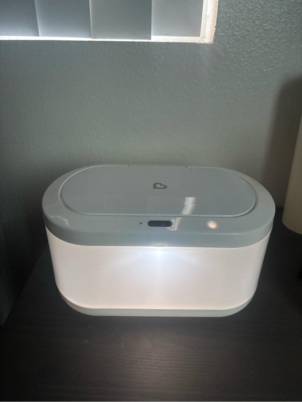Munchkin White and Gray Touch-Free Wipe Warmer